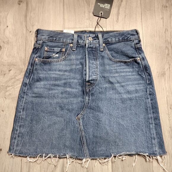 Levi's Premium Rise Deconstructed Button Fly Medium Wash Denim Skirt  Size 28 - Picture 1 of 8